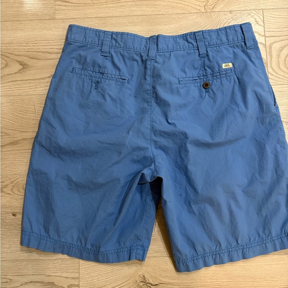 IZOD Saltwater Men's Flat Front Blue Shorts EUC - Picture 3 of 7